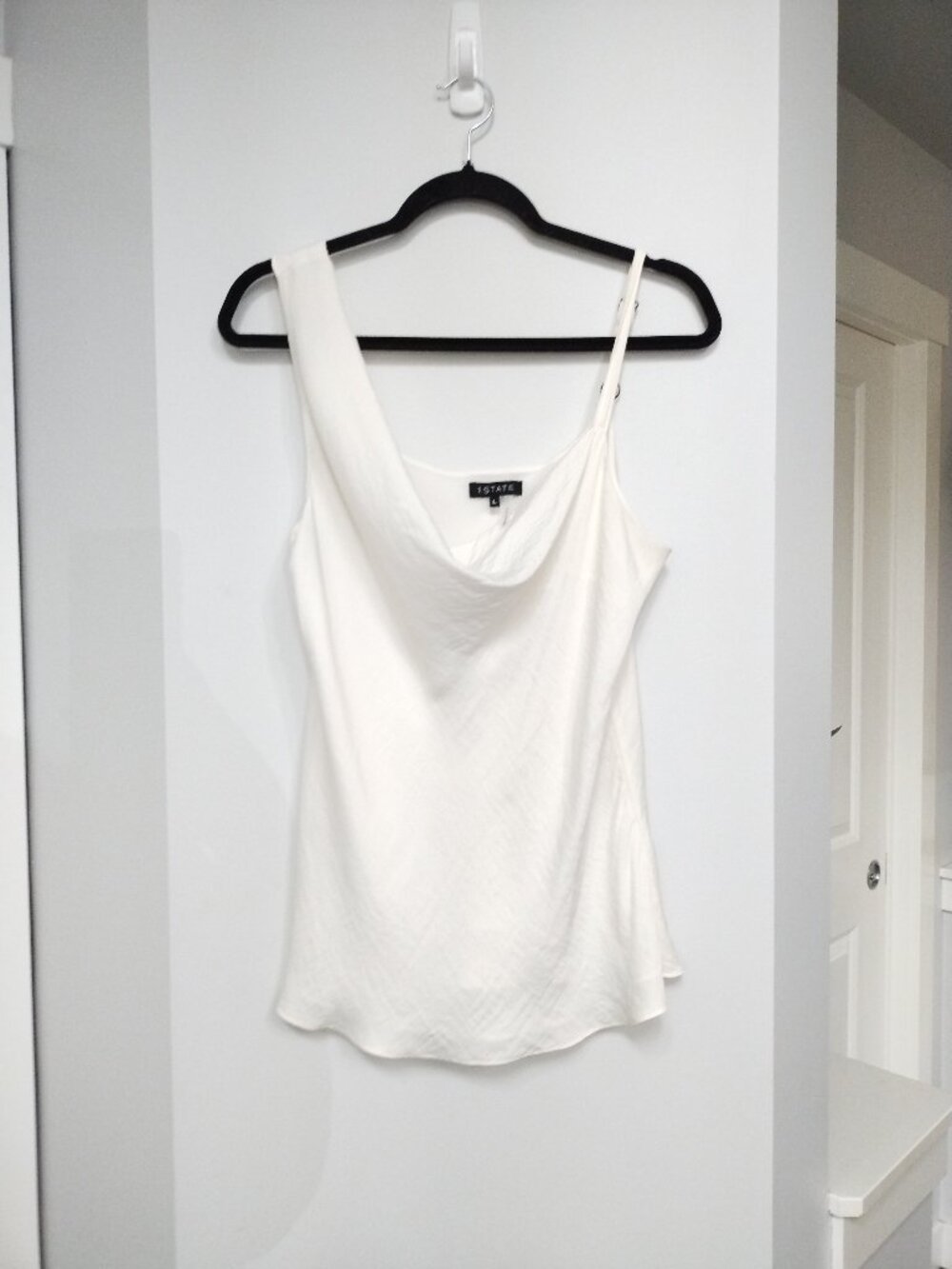 Lined, flowy tank